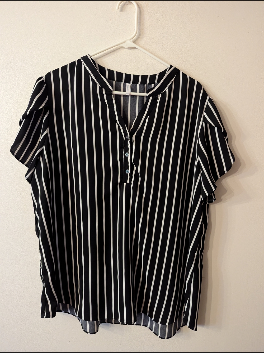 Netsmile Women's Black & White Vertical Stripe Blouse 2XL
